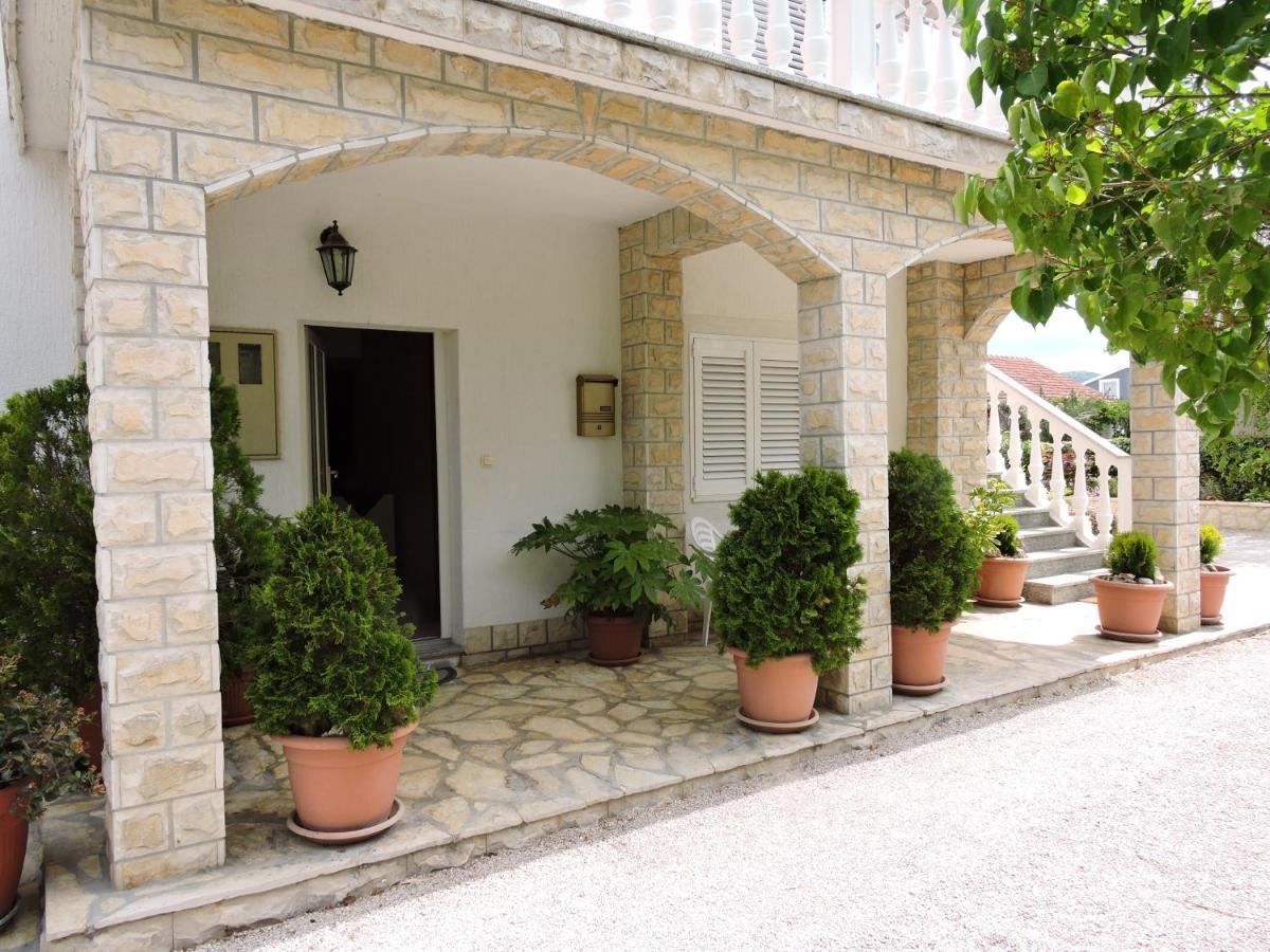 Apartman Breza Σίμπενικ Εξωτερικό φωτογραφία