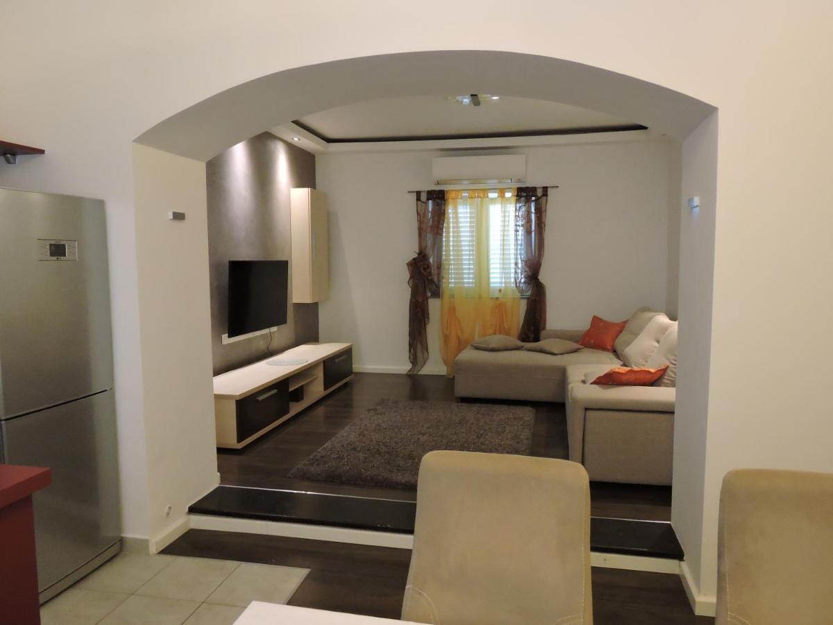 Apartman Breza Σίμπενικ Εξωτερικό φωτογραφία